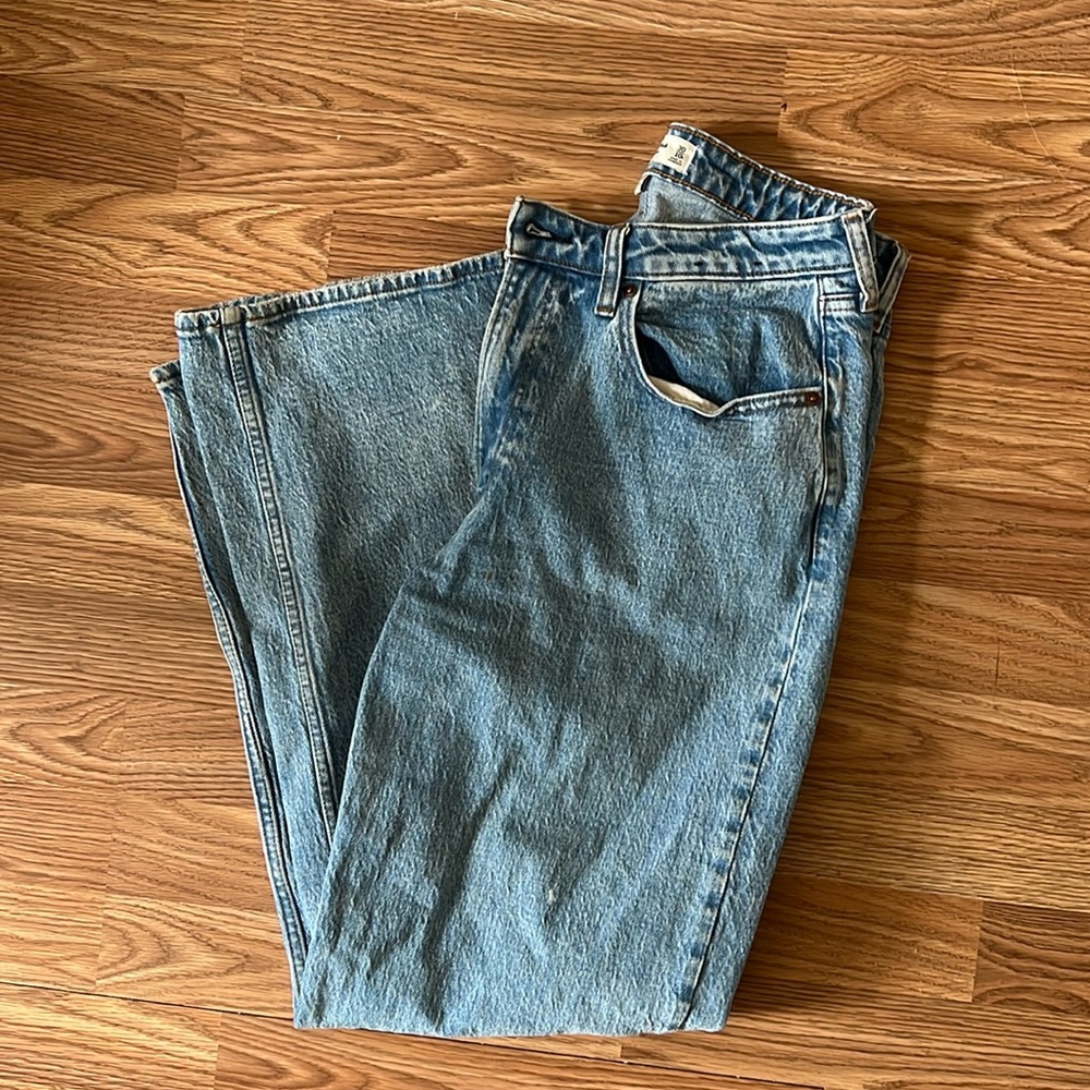 Abercrombie Curve Love High Rise 90’s Relaxed Jean